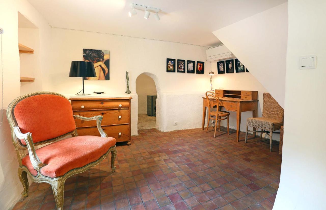 La Petite Maison De Gordes 2 Nuits Minimum Bagian luar foto